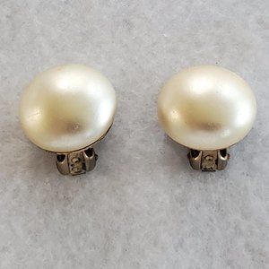 Vintage Costume Jewelry "Pearl" Clip On Earrings